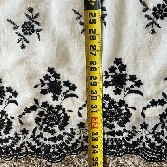 J Gee Boho Romantic White Black Embroidered Off The Shoulder Shift Dress Sz 1X - Picture 14 of 16